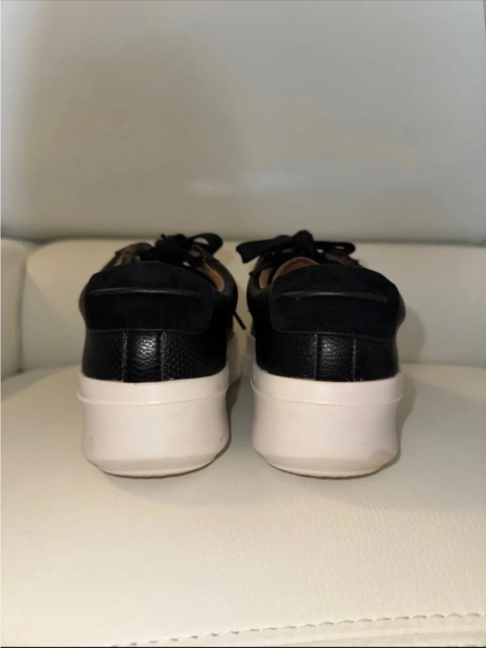 KENNETH COLE BLACK LEATHER PLATFORM SNEAKERS WITH WHITE SOLE